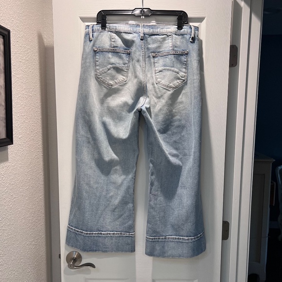 Sundance Catalog Driftwood Charlie Wide Leg Crop Jeans Denim 31 Faded Wash - Picture 5 of 6